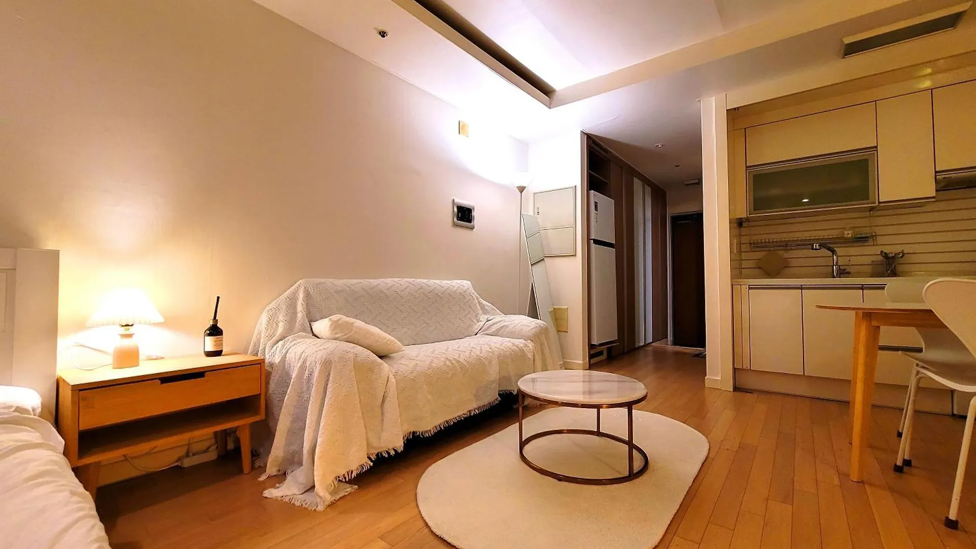 شقة A Comfortable Gangnam House In The City Center سيول