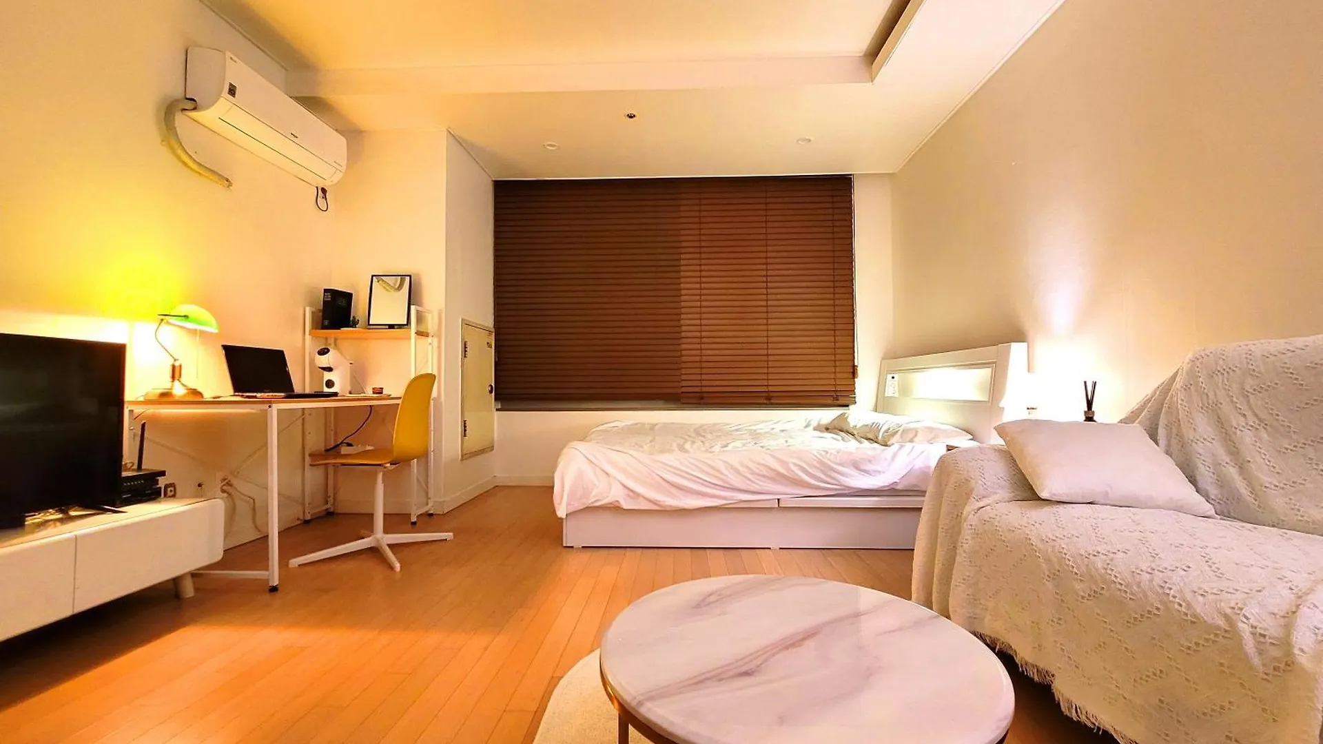 A Comfortable Gangnam House In The City Center Seoul 0*,